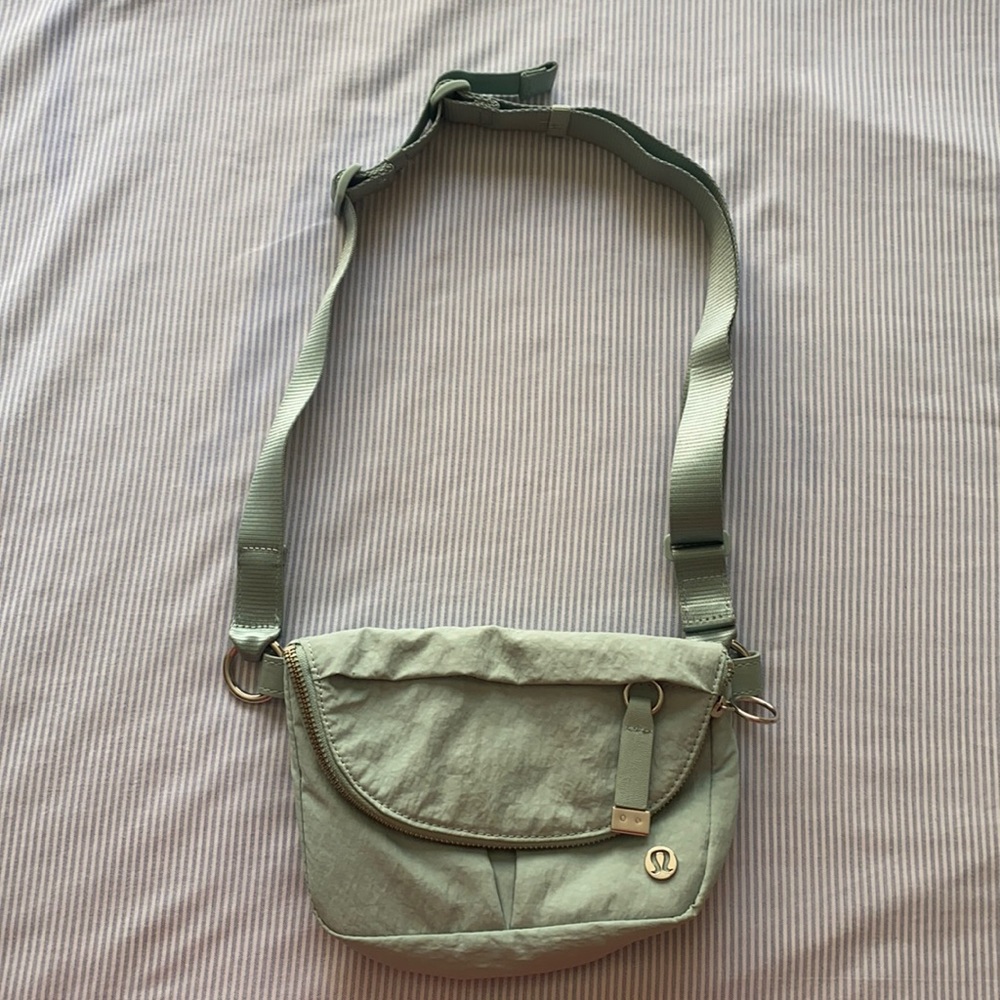 Lululemon mini bag